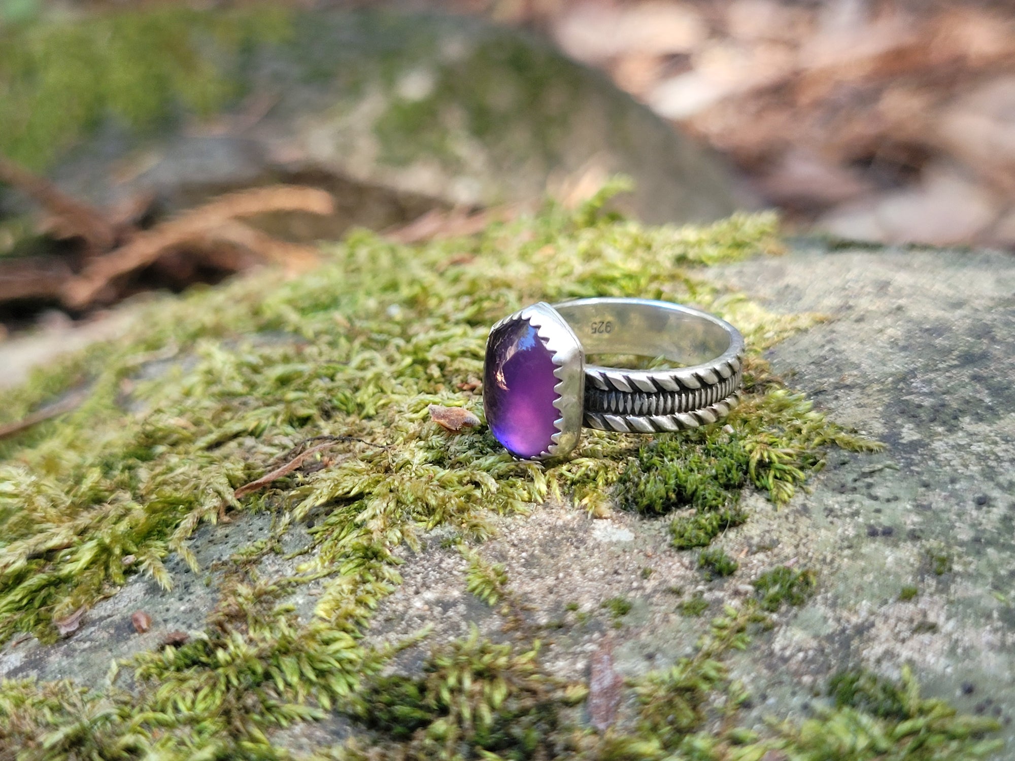 Mother Of Pearl W/Amethyst Topper