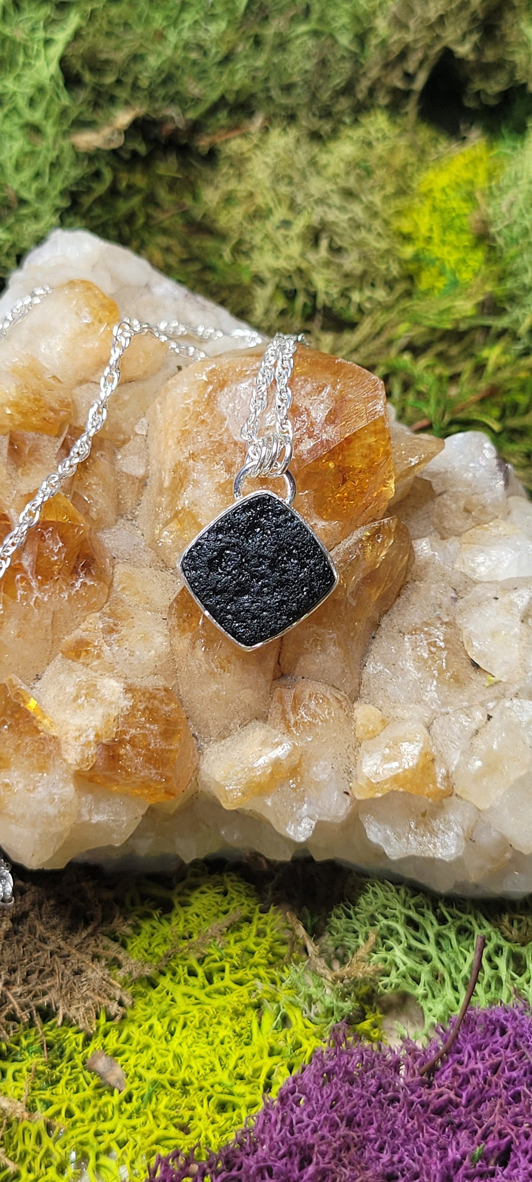 Tektite