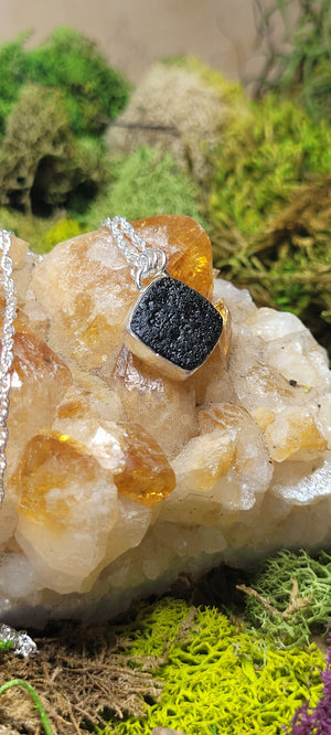 Tektite